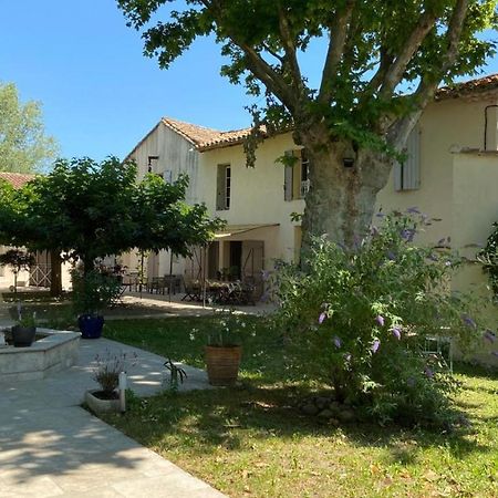 Mas Des Cigognes Bed & Breakfast Le Thor Bagian luar foto