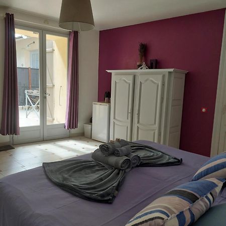 Mas Des Cigognes Bed & Breakfast Le Thor Bagian luar foto