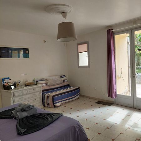 Mas Des Cigognes Bed & Breakfast Le Thor Bagian luar foto