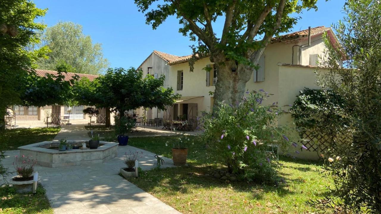 Mas Des Cigognes Bed & Breakfast Le Thor Bagian luar foto