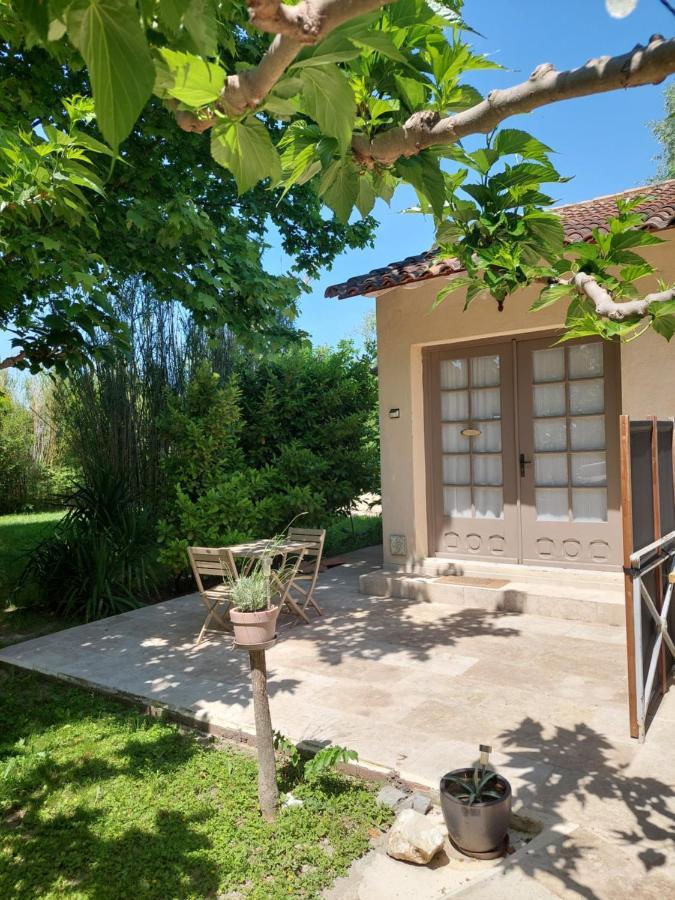 Mas Des Cigognes Bed & Breakfast Le Thor Bagian luar foto
