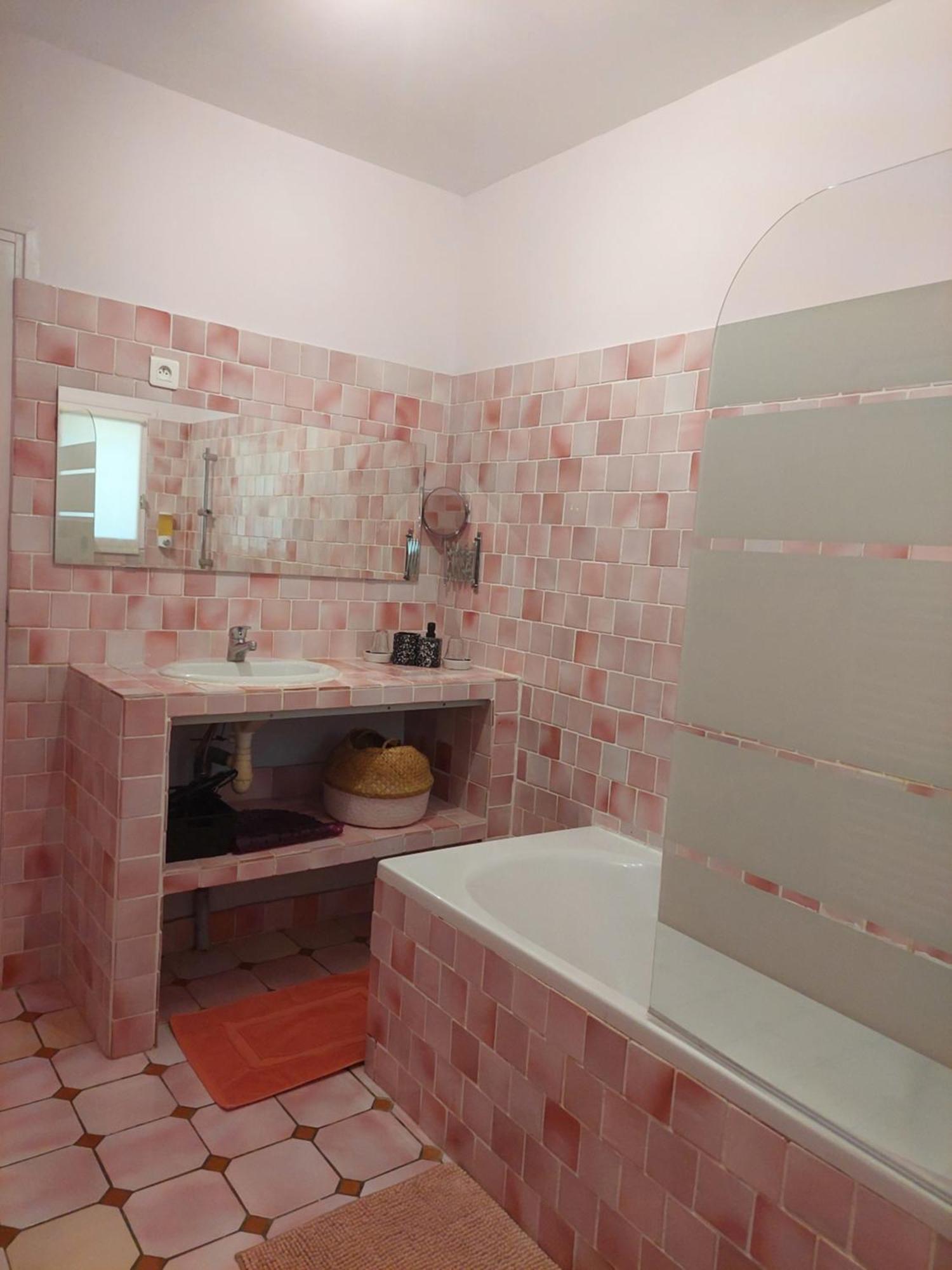 Mas Des Cigognes Bed & Breakfast Le Thor Bagian luar foto