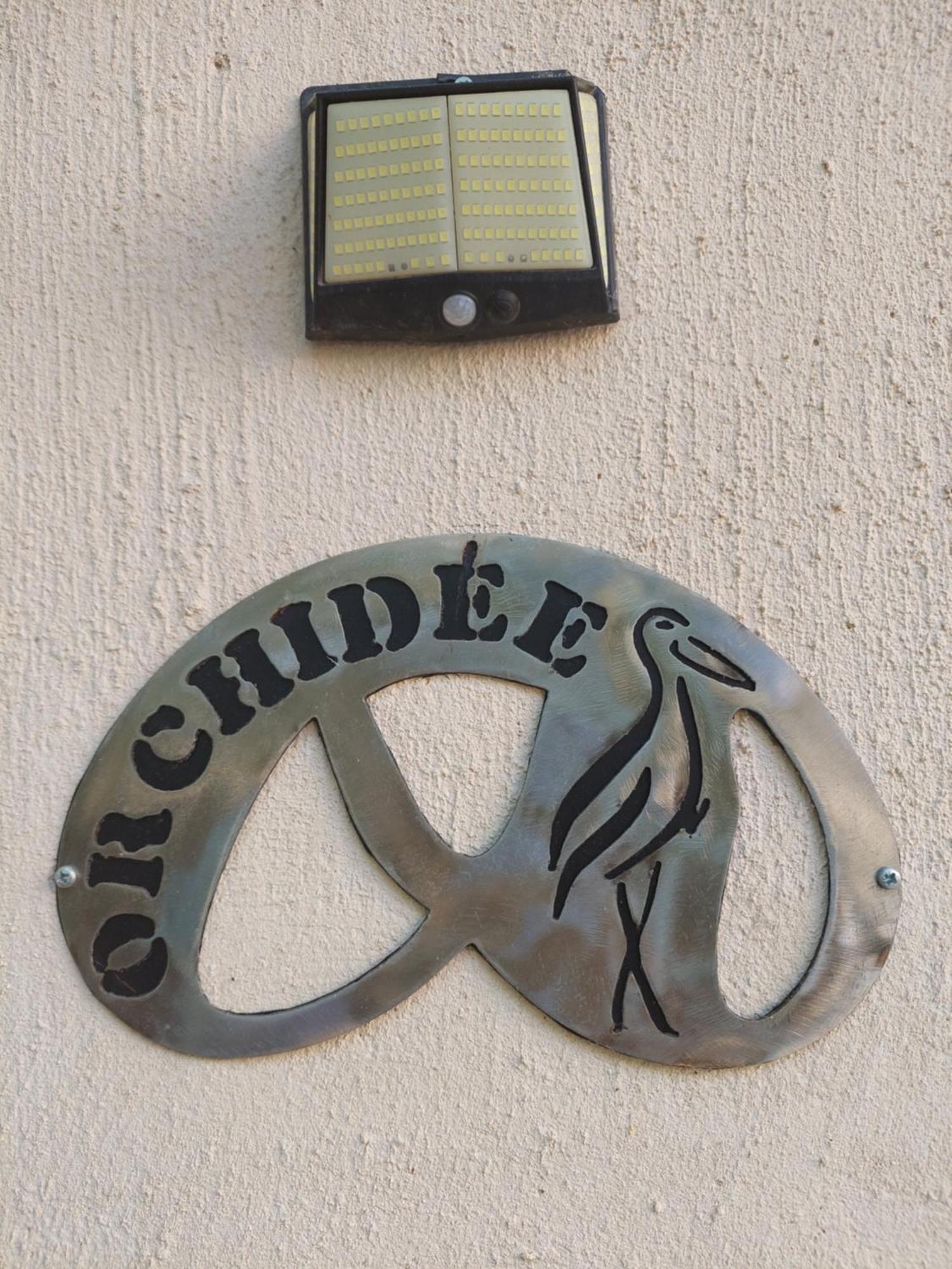 Mas Des Cigognes Bed & Breakfast Le Thor Ruang foto