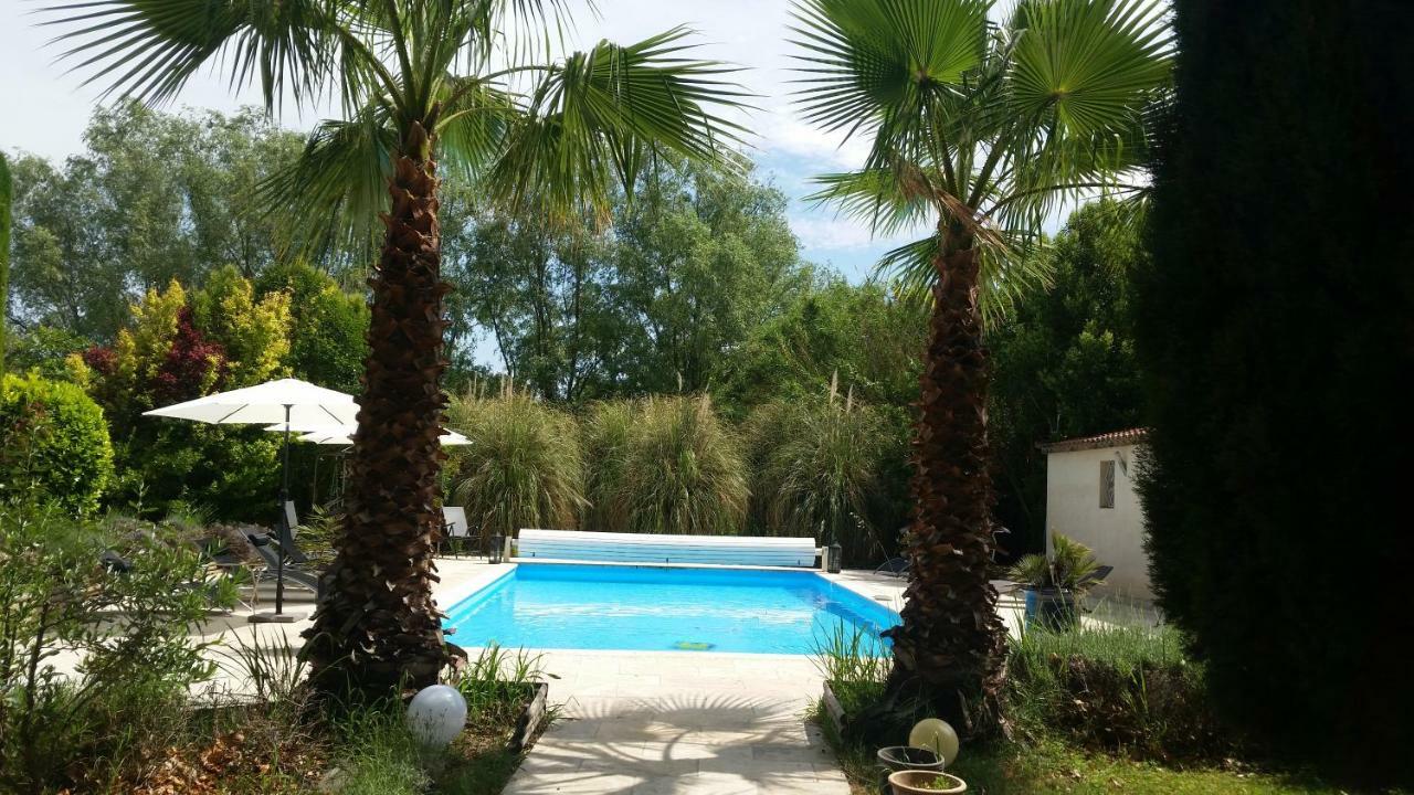 Mas Des Cigognes Bed & Breakfast Le Thor Bagian luar foto